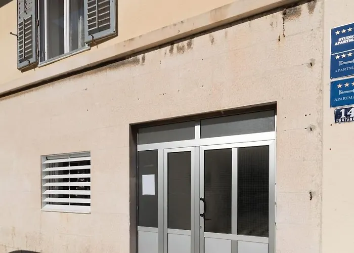 Wonderful Apartment Near City Center And Sea